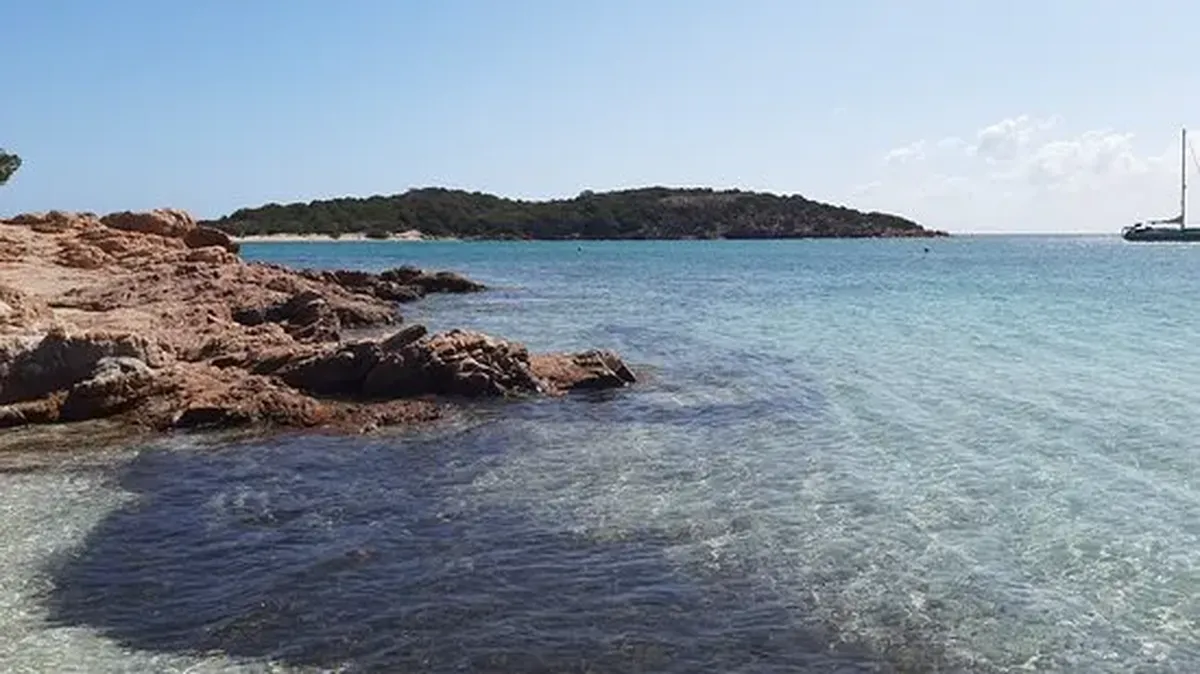 Lagon turquoise et calme